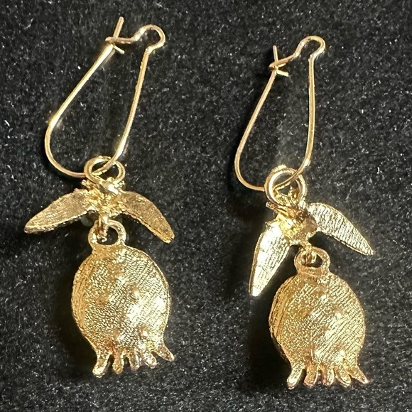 - Jeweled Pomegranate 22k Gold unique Dangle Drop Earrings pomegranite vermeil - Picture 7 of 8